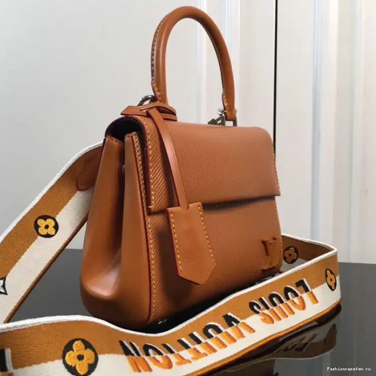 Fashionrepsfam ru 2208DJ0016 Bag LV 0815